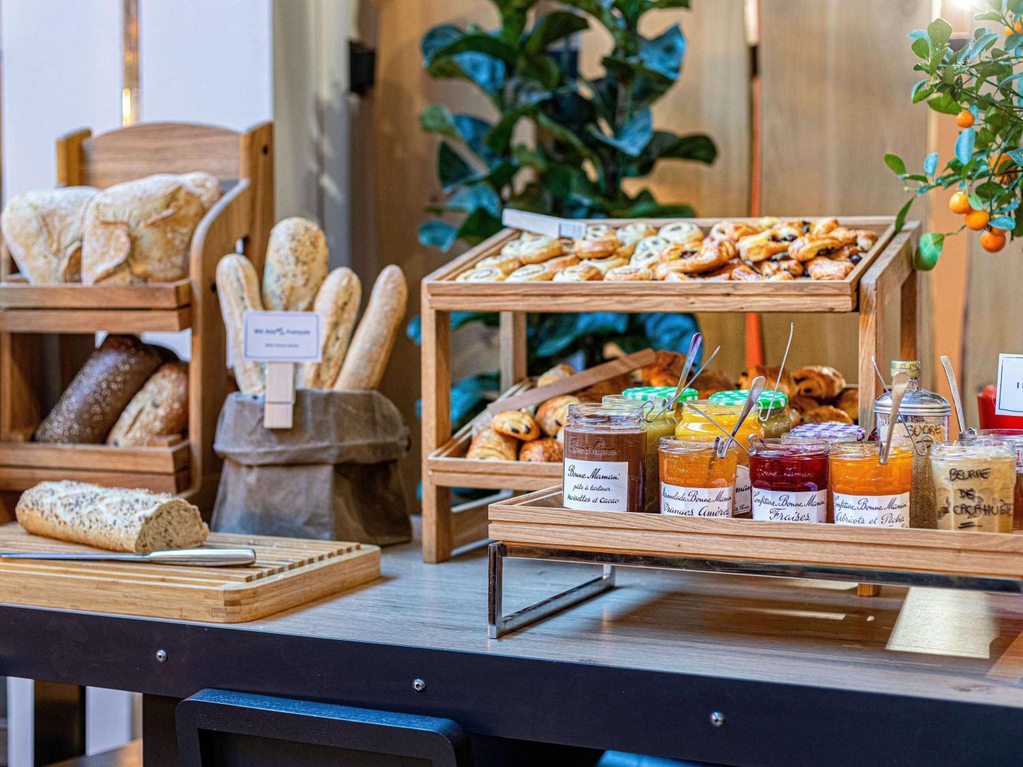 Adagio Access Centre Cathedrale Hotel 3*